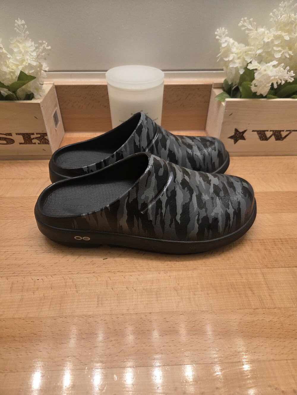OOFOS OOcloog Geo/Limited Edition Recovery Clog Black/Gray Camo Womens Sz 10